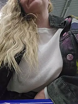 Bondgirl_013 - Boobs