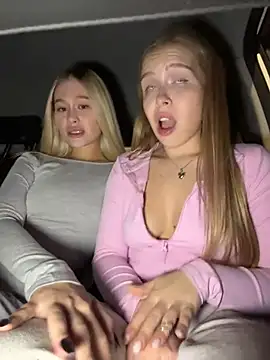 Liza_risky - Mandy pinch hard nipples in Uber