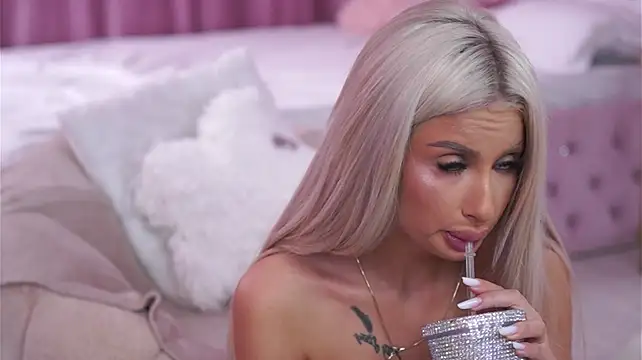 LaraBrynn - Sloppy Blowjob