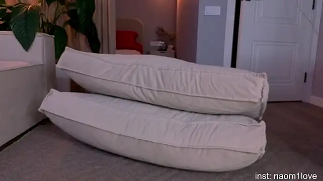 Naomi_Girly - doggy style + slap x5