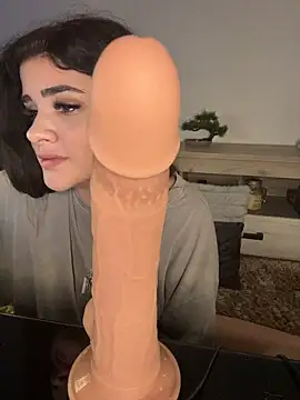 EvelynnMonrooe - toy control 2 mins