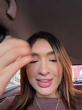 Jenn_fit - ROLL DOWN WINDOWS + TITS OUT!