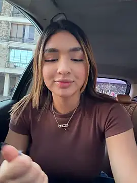 Jenn_fit - ROLL DOWN WINDOWS + TITS OUT!