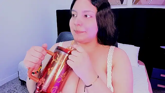 Dullce77 - I write your name on my tits