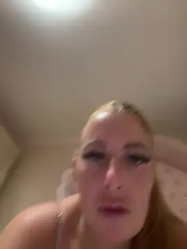 Laceyyxox - Bend over spank and shake 👀