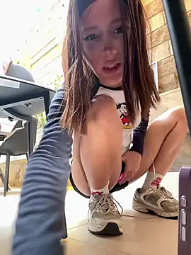 Nunibuu - Spit naked pussy, spank harder shhh👀