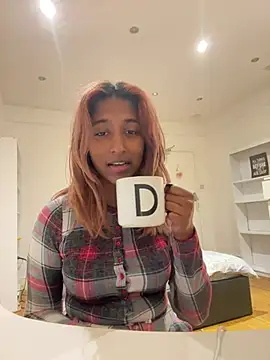 DonnaShy - Oil massage on legs🫦