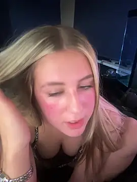 RosieJonesx - Sit in thons and bra for 5 mins