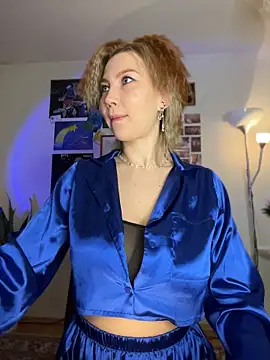 Nicole_matt - raise the top halfway