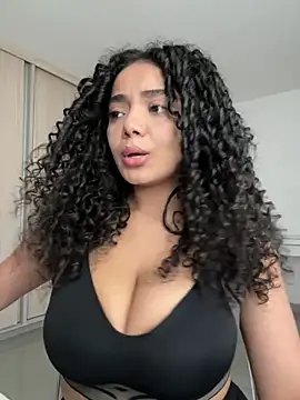 Curlyierr - UNDRESS AND GET NAKED