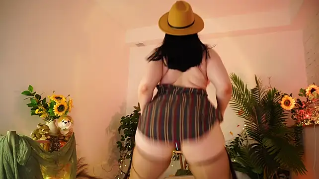 ScarletBlaze - RIDE ON A DILDO