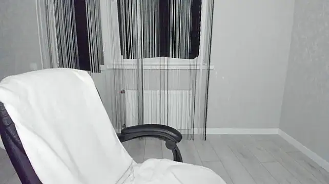 Frostyy_fire - Show pussy in doggy