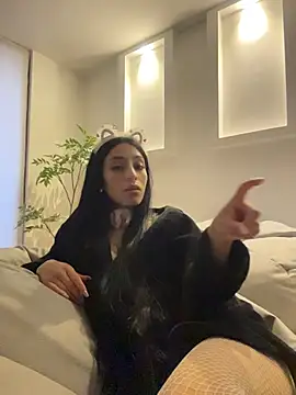 Lucyjoi - Desnúdate por favor