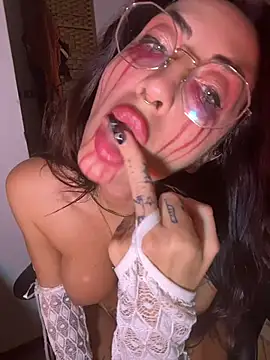 Nika_fendi - Nuda + 1 video lt