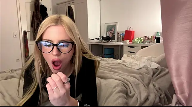 Alicekittyy - take off my sweater