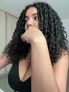 Curlyierr - UNDRESS AND GET NAKED