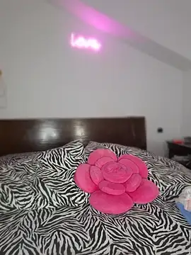 LollyJ_ - PLUG ASS XL + 1 VIDEO + BJ