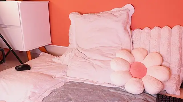 Only_pammela - Creamy pussy + burning fingers