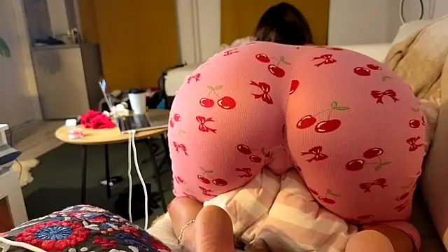 Camii2244 - ass tease with cream