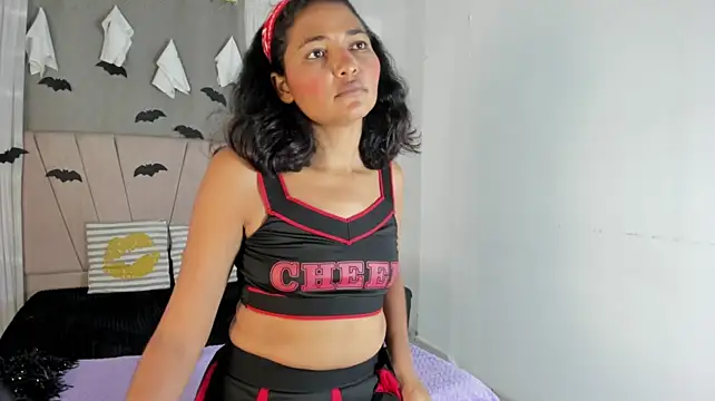 Elayha_28 - SUCK AND LICK MY FINGERS