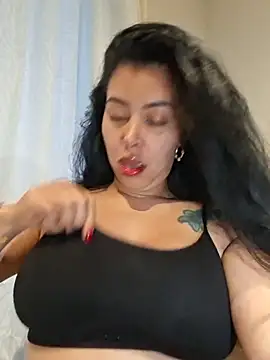 Luianna - Bouncing my tits oil show 💦🤤