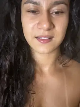 Yummi_bigclit - Me faça gozar vibrando