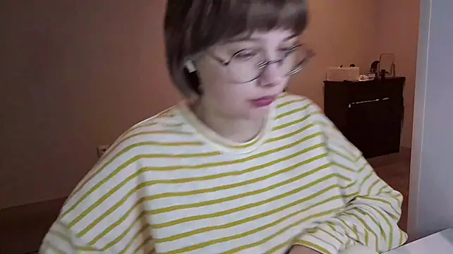 ExitedTroth - Squeese my ass close to camera