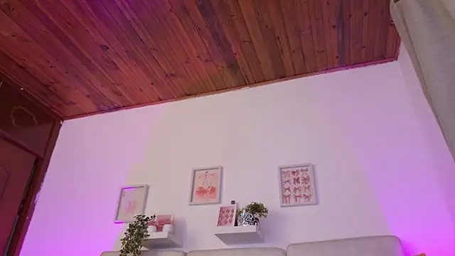 Malka_Burning - PLUG LIGHTS FIGERING PUSSY ❤️