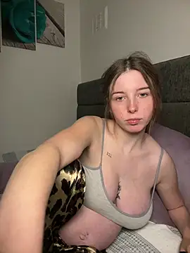 DanibabyXO - Get naked for 10 minutes 😍