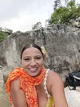 Esmeralda_li - Vibración con lengua por todo el cuerpo