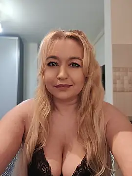 Velurelexa - Naked and play with pussy❤️😍