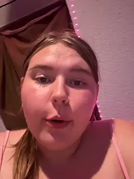 Sassi_babe - Bis Ende des Streams oben frei + 1wunsch