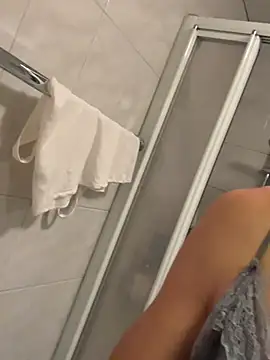 VivienneBlac - show my boobs for 3 min 🍑