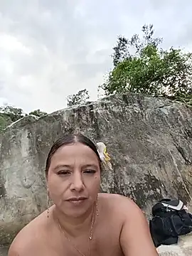 Esmeralda_li - Vibración con lengua por todo el cuerpo