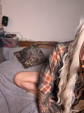 IvyReigns - Squeez Deine Süßen Titten , Ivy