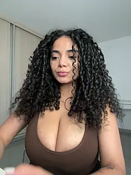 Curlyierr - UNDRESS AND GET NAKED