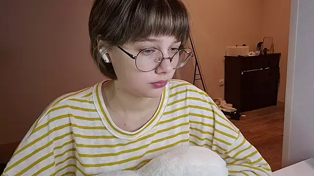 ExitedTroth - Squeese my ass close to camera