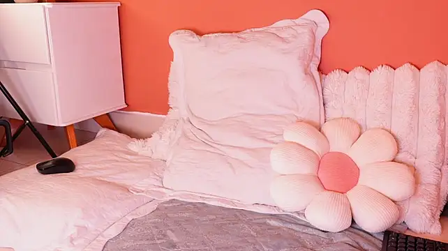 Only_pammela - Creamy pussy + burning fingers