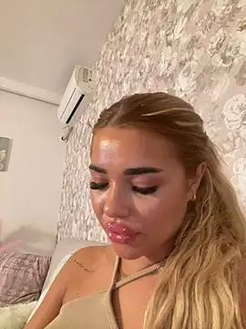SofiBellini - Oil show with my stepsis