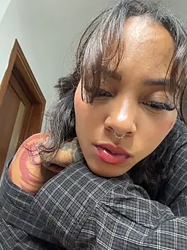 LizStorm_ - Squirting like a tsunami🌊☘️