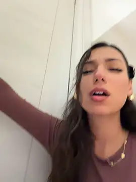 -_MiaQueen_- - Seduce stranger give him condom