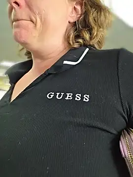 Julimonroe - Wet and creamy in public 💦