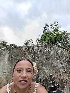 Esmeralda_li - Vibración con lengua por todo el cuerpo