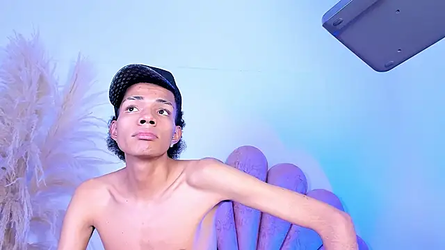 Candyandmarilyn - 2 fingers in pussy