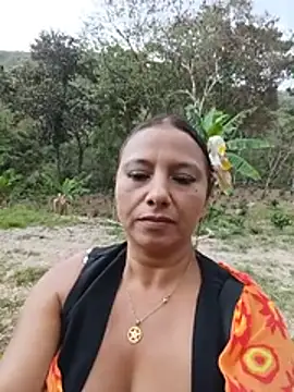 Esmeralda_li - Vibración con lengua por todo el cuerpo