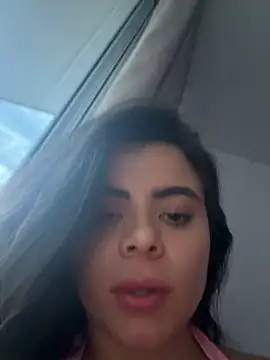 Julie_Belle_ - Show boobs and play