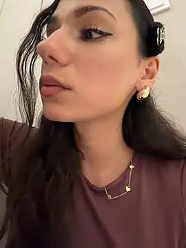-_MiaQueen_- - Seduce stranger give him condom