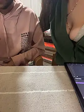Deloreann - Show tits meme gösterme