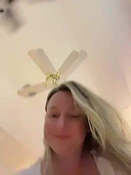 Vivian_MayXxX - 💦Squirt 4U-Last tipper gets 3 videos