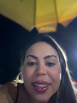 LariiHotWife - Mostrar peitos no bar 🔥🔥